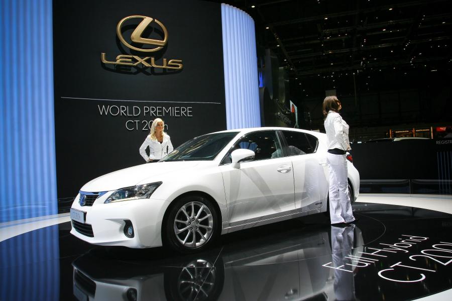  Lexus CT200h 2010 года  (фото 99 из 266)